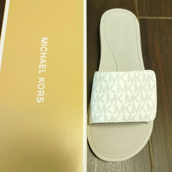 Nitb MK logo bright white adjustable slides - Picture 2 of 4